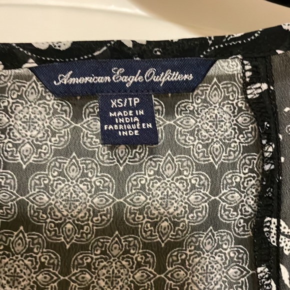 American Eagle Black Floral Blouse - Picture 2 of 5